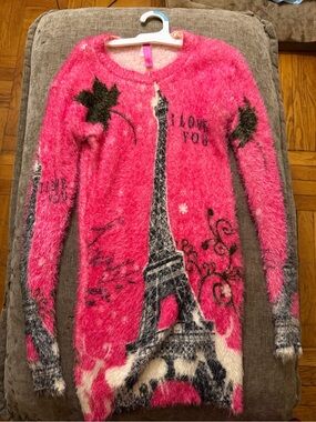 Fuzzy Pink Eiffel Tower Crewneck Sweater - I Love You Detail